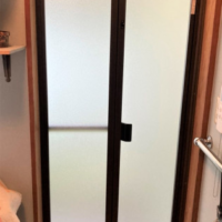 【O様邸】浴室の引戸を折戸に交換　施工：2021年5月